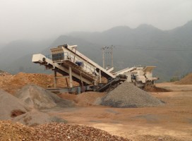青島引進(jìn)處理量為150t/h移動式建筑垃圾處理生產(chǎn)線 為固廢謀出路