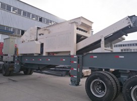 移動石頭破碎機做什么的，日產(chǎn)1600噸建筑垃圾粉碎機價格