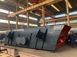 兩臺(tái)移動(dòng)式破碎機(jī)在廣西建筑垃圾消納場順利投產(chǎn)
